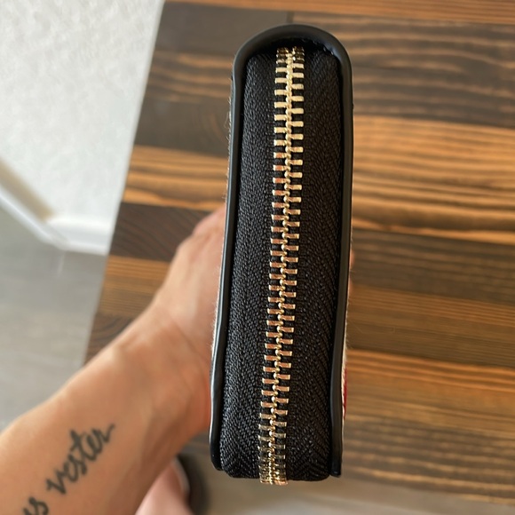 NWOT Kate Spade ♠️ Ella Apple Toss Embroidered Zip Wallet - Picture 6 of 6